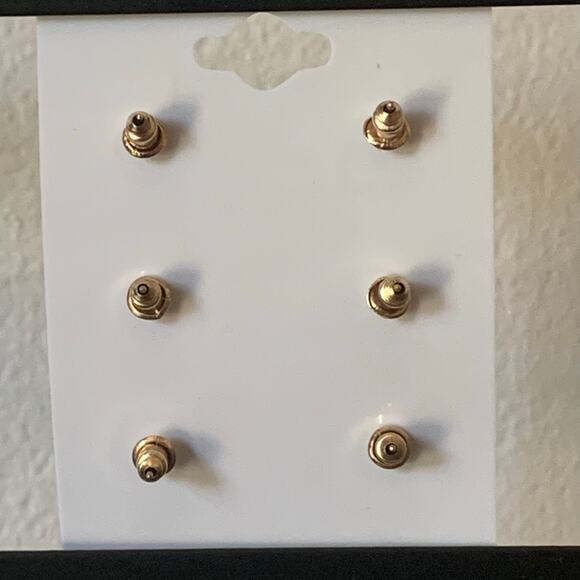 Christmas Stud earrings Set of three - Snowflake, Santa & Christmas Tree New - Picture 4 of 5